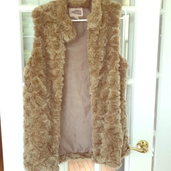 Forever 21 Jackets & Blazers - Faux Fur Vest